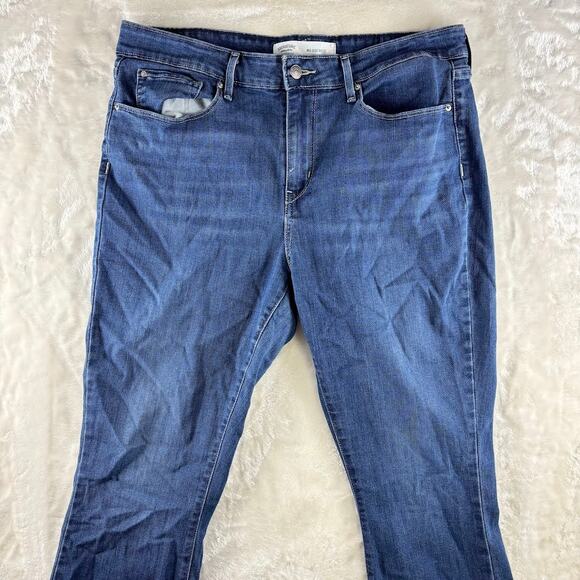 Levi Strauss Signature Jeans Women's 33x32 Mid Rise Bootcut Stretch Medium Wash - Picture 2 of 11